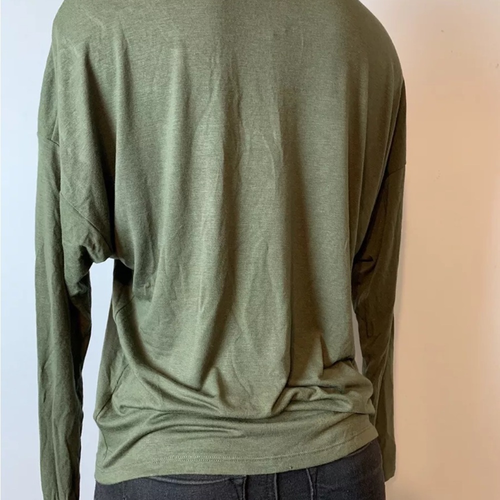 Express Women’s Super Soft  3/4 Sleeve Olive Green T Shirt Top In Size SP - Picture 5 of 9